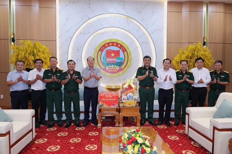 Bí thư Tỉnh ủy Cà Mau Nguyễn Hồ Hải thăm, chúc Tết Bộ Tư lệnh Quân khu 7
