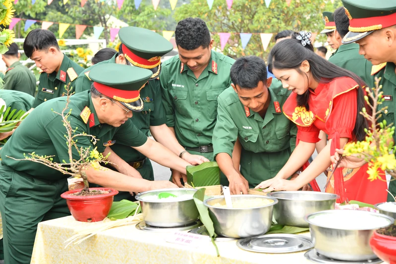 Sư đoàn 9 đón Tết vui tươi, an toàn, tiết kiệm, sẵn sàng chiến đấu cao 
