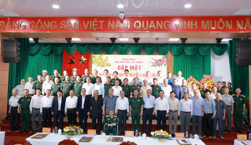 Gặp mặt đại biểu cán bộ Cục Hậu cần, Cục Kỹ thuật qua các thời kỳ đầu Xuân Bính Ngọ 2026