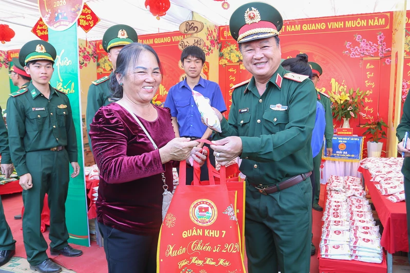 Tết quân dân “Chợ Xuân 0 đồng - Lan tỏa yêu thương” - hoạt động nhiều ý nghĩa tại Chương trình “Xuân Chiến sĩ”