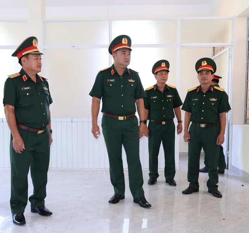 Thủ trưởng Bộ Tư lệnh Quân khu 7 kiểm tra Trường Thiếu sinh quân miền Nam