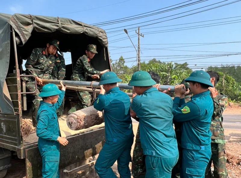 Bộ CHQS tỉnh Đồng Nai kịp thời xử lý an toàn bom, đạn, vật nổ còn sót lại sau chiến tranh
