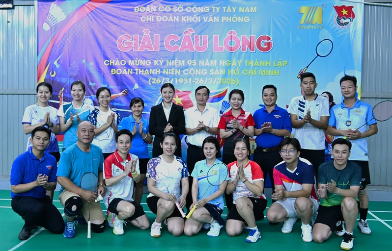 Đoàn cơ sở Công ty Tây Nam tổ chức giải cầu lông chào mừng 95 năm Ngày thành lập Đoàn TNCS Hồ Chí Minh
