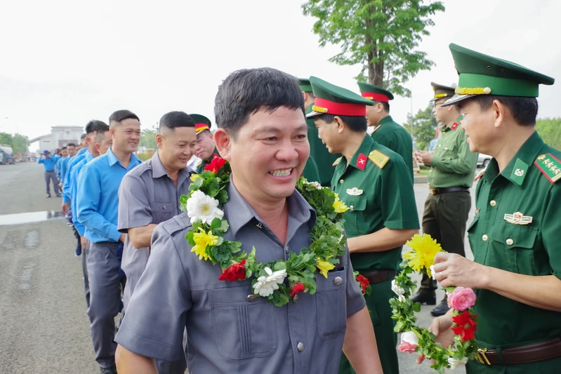 Đội K72 tiếp tục hành trình đưa đồng đội về với đất mẹ