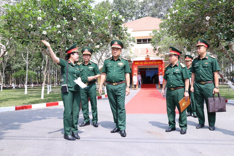 Sẵn sàng cho Lễ công bố thành lập Trường Thiếu sinh quân miền Nam