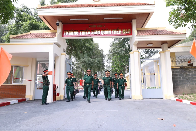 Sẵn sàng cho Lễ công bố thành lập Trường Thiếu sinh quân miền Nam