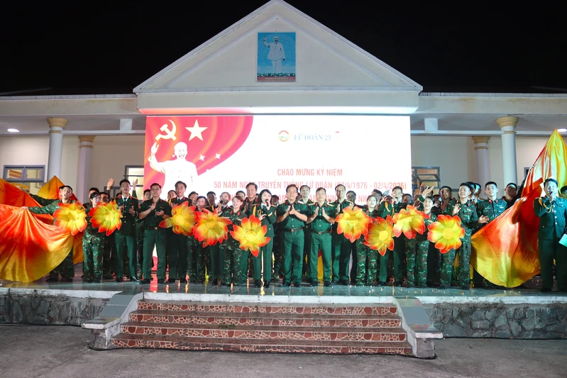 Sôi nổi hội diễn văn nghệ "Tự hào người chiến sĩ Thông tin Lữ đoàn 23"