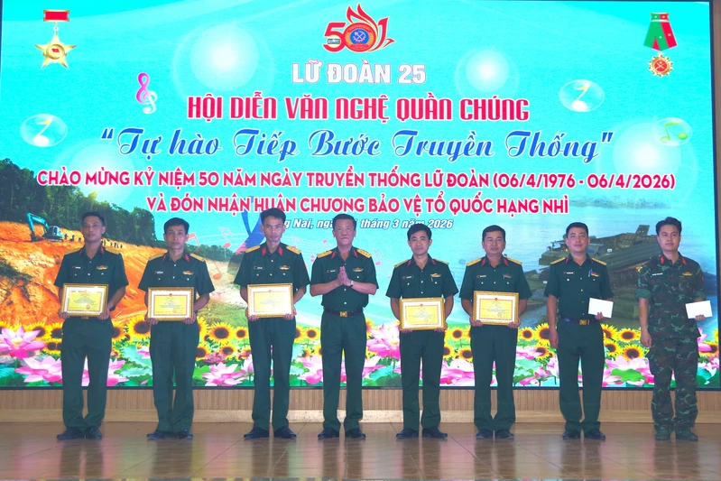 Lữ đoàn 25 tổ chức Hội diễn văn nghệ quần chúng “Tự hào tiếp bước truyền thống”