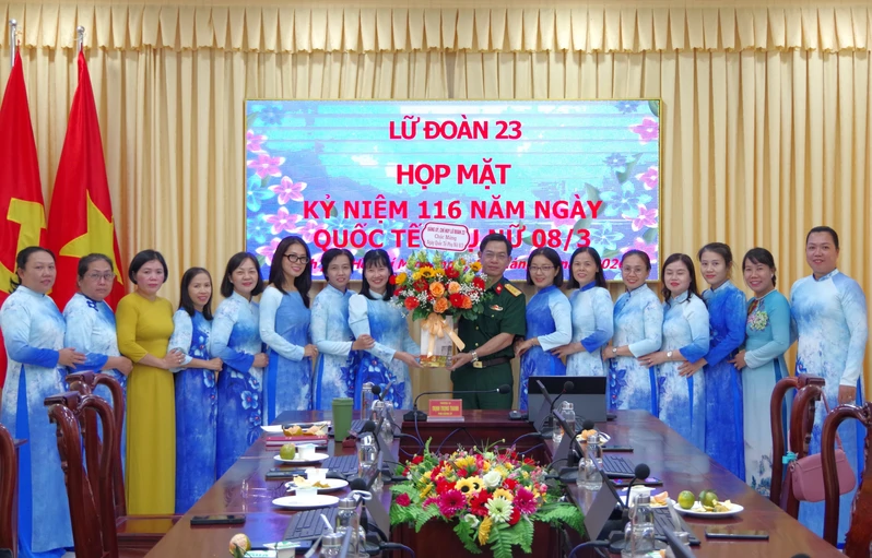Lữ đoàn 23 họp mặt kỷ niệm 116 năm ngày Quốc tế Phụ nữ