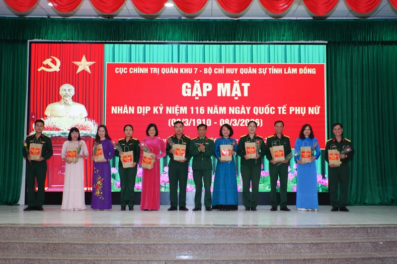 Giao lưu các tổ chức quần chúng Cục Chính trị Quân khu và Bộ CHQS tỉnh Lâm Đồng