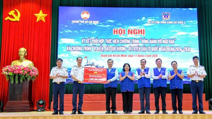 Ủy ban MTTQ Việt Nam TPHCM và Bộ Tư lệnh Vùng Cảnh sát biển 3 ký kết chương trình phối hợp  
