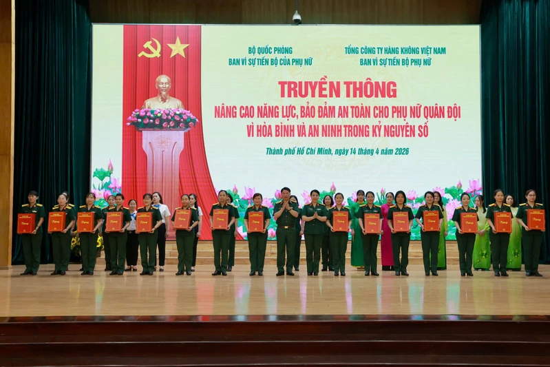 Nâng cao năng lực phụ nữ Quân đội trong kỷ nguyên số