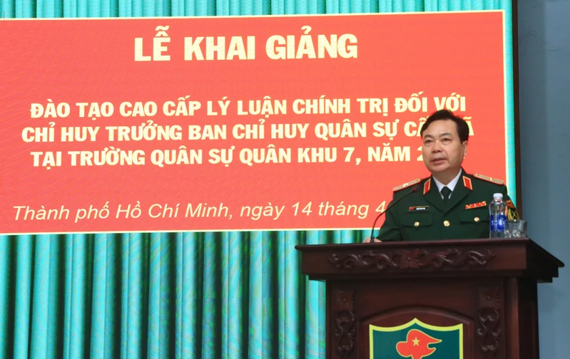 Học viện Chính trị khai giảng đào tạo cao cấp lý luận chính trị đối với chỉ huy trưởng Ban CHQS cấp xã tại Quân khu 7