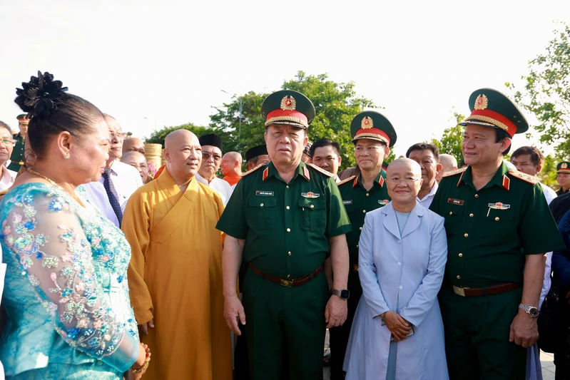 Tổng cục Chính trị QĐND Việt Nam gặp mặt già làng, trưởng bản, người có uy tín, chức sắc tôn giáo khu vực Nam Bộ
