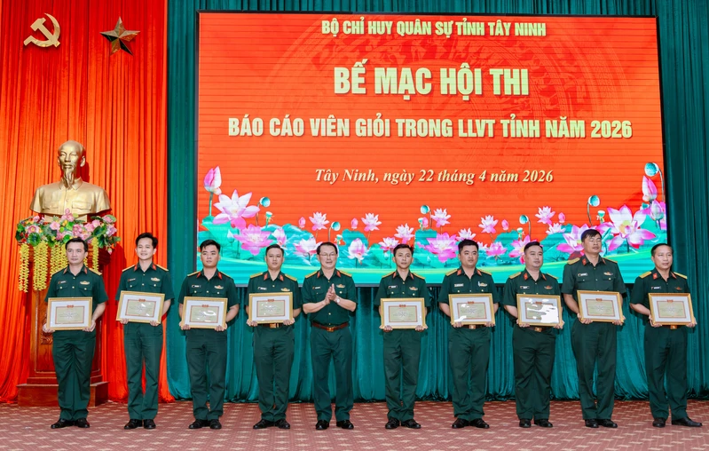 Bộ CHQS tỉnh Tây Ninh: Công nhận 23 báo cáo viên giỏi năm 2026