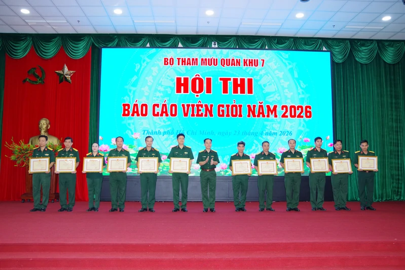 Bộ Tham mưu Quân khu bế mạc Hội thi Báo cáo viên giỏi