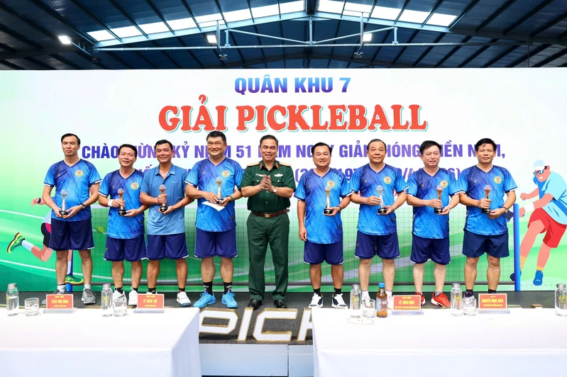 Quân khu 7 tổ chức giải Pickleball chào mừng Kỷ niệm 51 năm Ngày giải phóng miền Nam, thống nhất đất nước

