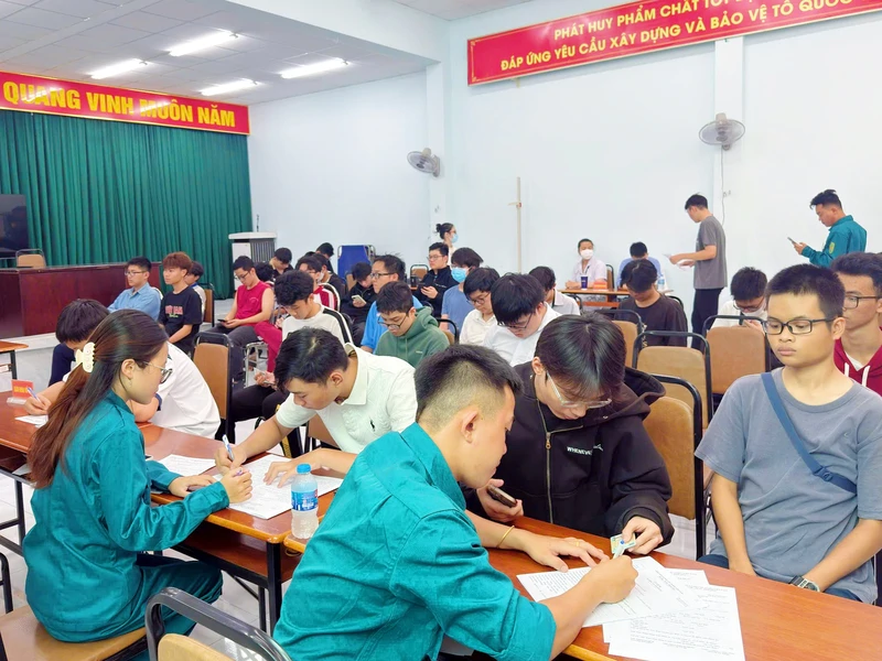 Ban Chỉ huy Quân sự phường Xuân Hòa tổ chức đăng ký nghĩa vụ quân sự lần đầu cho công dân năm 2026