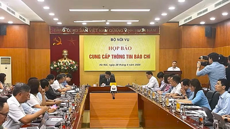 Bộ Nội vụ: Bộ Chính trị thống nhất điều chỉnh tăng mức lương cơ sở lên 2,53 triệu đồng từ 1/7/2026
