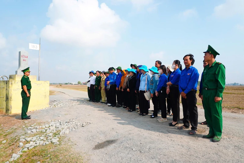 Đồn Biên phòng Cửa khẩu Mỹ Quý Tây tuyên truyền nâng cao ý thức bảo vệ chủ quyền lãnh thổ, an ninh biên giới quốc gia