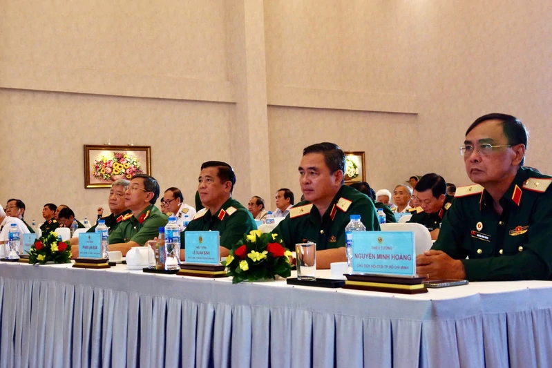 Gặp mặt cán bộ cấp tướng nghỉ hưu, nhân chứng lịch sử dịp kỷ niệm 51 năm Ngày Giải phóng miền Nam, thống nhất đất nước