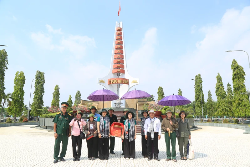 Di dời hài cốt Liệt sĩ Nguyễn Đức Yên đưa về quê nhà an táng