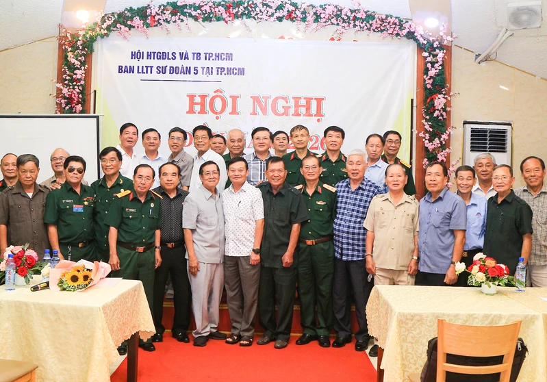 Ban liên lạc truyền thống Sư đoàn 5 và Hội Hỗ trợ gia đình liệt sĩ và thương binh Thành phố tổng kết công tác phối hợp