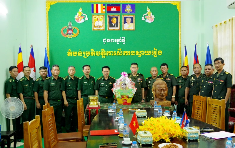	Ban Chỉ huy Bộ đội Biên phòng Tây Ninh chúc Tết Chol Chnam Thmay các đơn vị quân đội Hoàng gia Campuchia