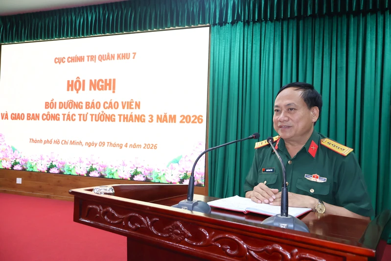 Cục Chính trị Quân khu bồi dưỡng báo cáo viên và giao ban công tác tư tưởng tháng 3 năm 2026