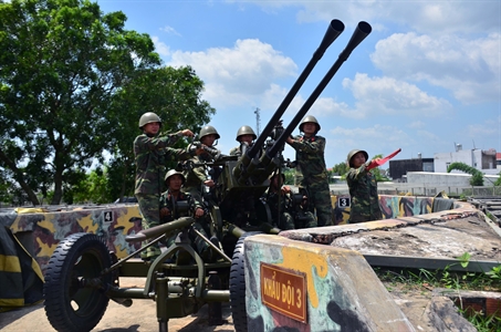 Giữ vững trận địa canh trời