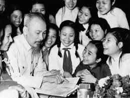 Vì lợi ích mười năm thì phải trồng cây, vì lợi ích trăm năm thì phải trồng người