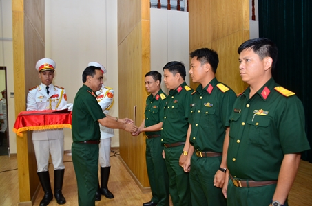 Quân khu 7 trao quyết định điều động, bổ nhiệm học viên tốt nghiệp ra trường đợt 1 năm 2018