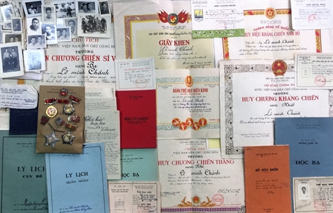 Kỷ vật đi của cán bộ đi B Lê Minh Chánh