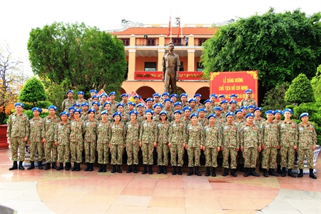 Bệnh viện dã chiến cấp 2 số 1 tham gia lực lượng gìn giữ hòa bình Liên hiệp quốc tổ chức lễ Phát động thi đua và dâng hương tưởng niệm Chủ tịch Hồ Chí Minh