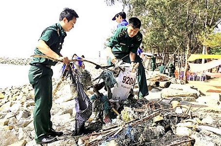 Thượng úy Bùi Đức Thuận - Thủ lĩnh Đoàn đa tài