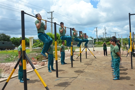 Tỉnh Đồng Nai: Gắn phát triển kinh tế với xây dựng khu vực phòng thủ vững chắc