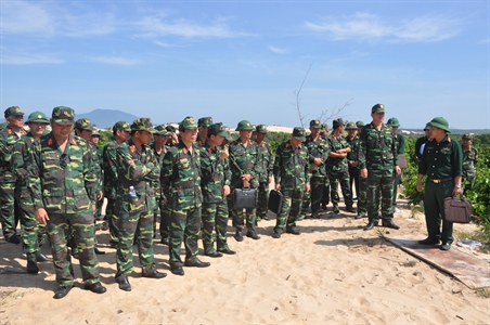 Bộ Tư lệnh Quân khu 7 khảo sát thực địa chuẩn bị diễn tập cho Sư đoàn bộ binh 302