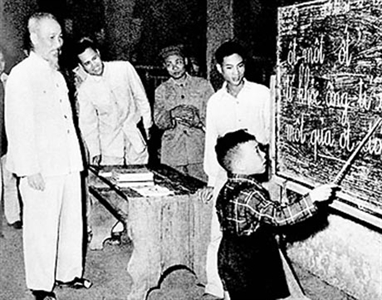 Dù khó khăn đến đâu cũng phải tiếp tục thi đua dạy tốt và học tốt