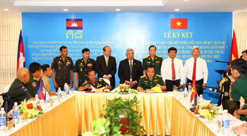 Tỉnh Bình Dương: Ký kết Biên bản hợp tác giữa Bộ Chỉ huy Quân sự tỉnh với Tiểu khu Quân sự tỉnh Kandal, Kratie và Quân khu 2 (Campuchia)