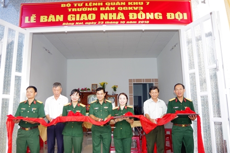 Trường bắn quốc gia khu vực 3 trao nhà đồng đội