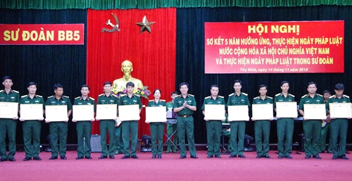 Sư đoàn 5: Sơ kết 5 năm thực hiện “Ngày  Pháp luật” giai đoạn 2013 – 2018