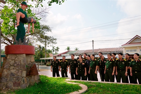 Tỉnh Long An khảo sát, tôn tạo, sửa chữa tượng đài liệt sĩ Nguyễn Văn Ngộ tại Campuchia