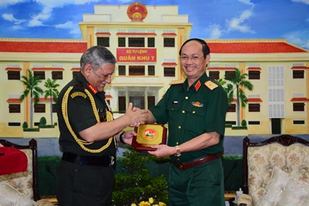 Thiếu tướng Nguyễn Văn Nam tiếp Tư lệnh Lục quân Ấn Độ