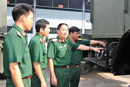 Quân khu 7: Nghiệm thu xe ô tô sau sửa chữa, đồng bộ của Lữ đoàn 25