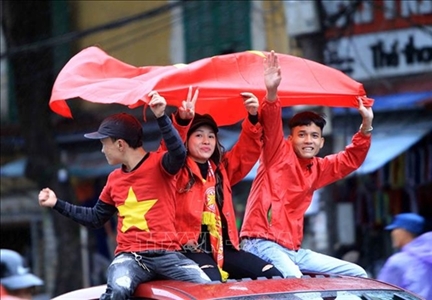 Người hâm mộ cả nước cổ vũ nhiệt tình cho đội tuyển Việt Nam