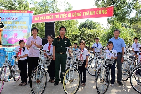 Tỉnh Đồng Nai: Thắt chặt tình đoàn kết quân dân trong xây dựng nông thôn mới