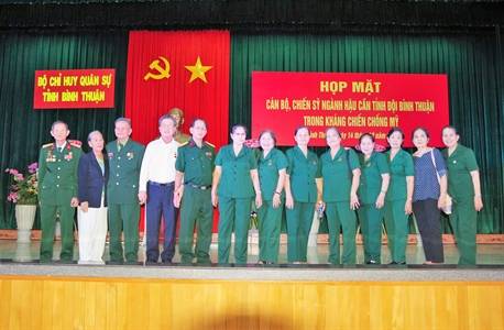 Bộ CHQS tỉnh Bình Thuận gặp mặt cán bộ ngành Hậu cần trong chống Mỹ