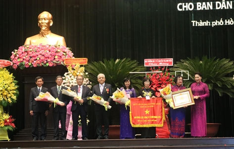 Ban Dân y Trung ương cục miền Nam đón nhận danh hiệu Anh hùng Lực lượng Vũ trang Nhân dân