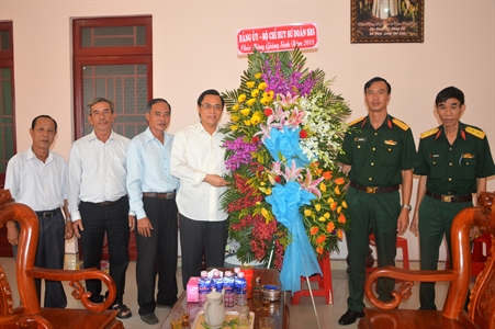 Sư đoàn 5: Thăm, chúc mừng các cơ sở tôn giáo nhân dịp Giáng sinh năm 2018