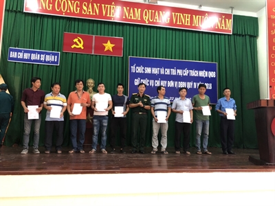 Ban CHQS quận 8 chi trả phụ cấp trách nhiệm cho quân nhân dự bị